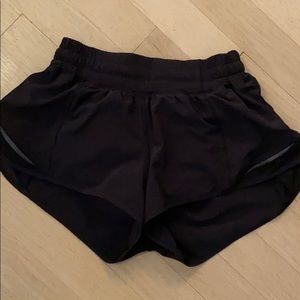 Lulu lemon hotty hot short